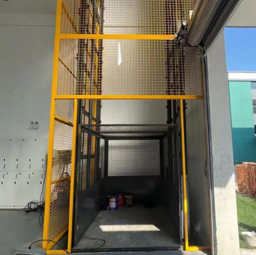 潮州导轨式升降机助力物流园破解运输难题