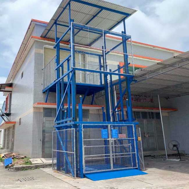 潮州建材厂室外升降货梯安装